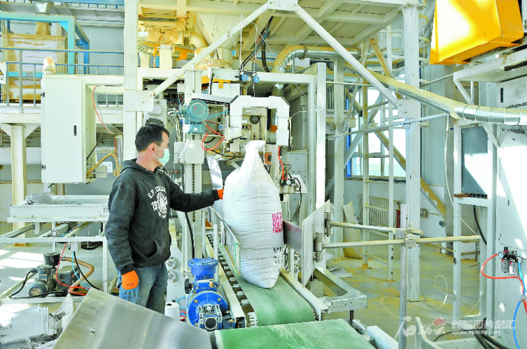 该公司加工生产的饲料蛋白,棉短绒,植物油等产品,销往疆内外市场.